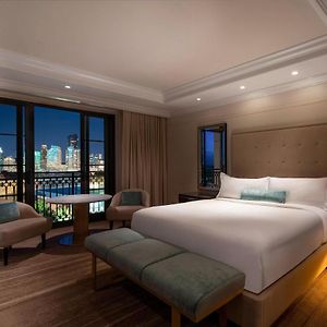 deluxe Guest room 1 King Balcony